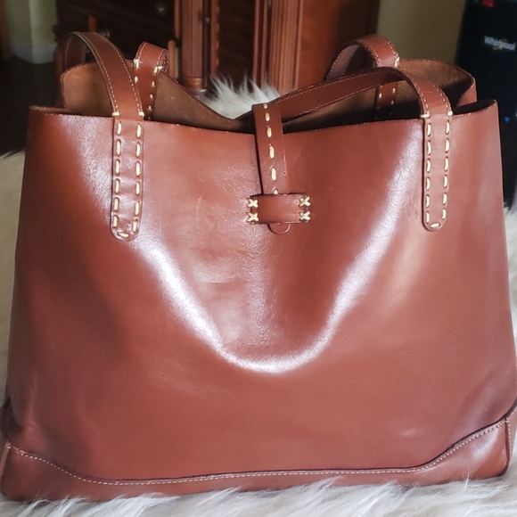 El Portal Handbags - EL Portal Leather  Handbag